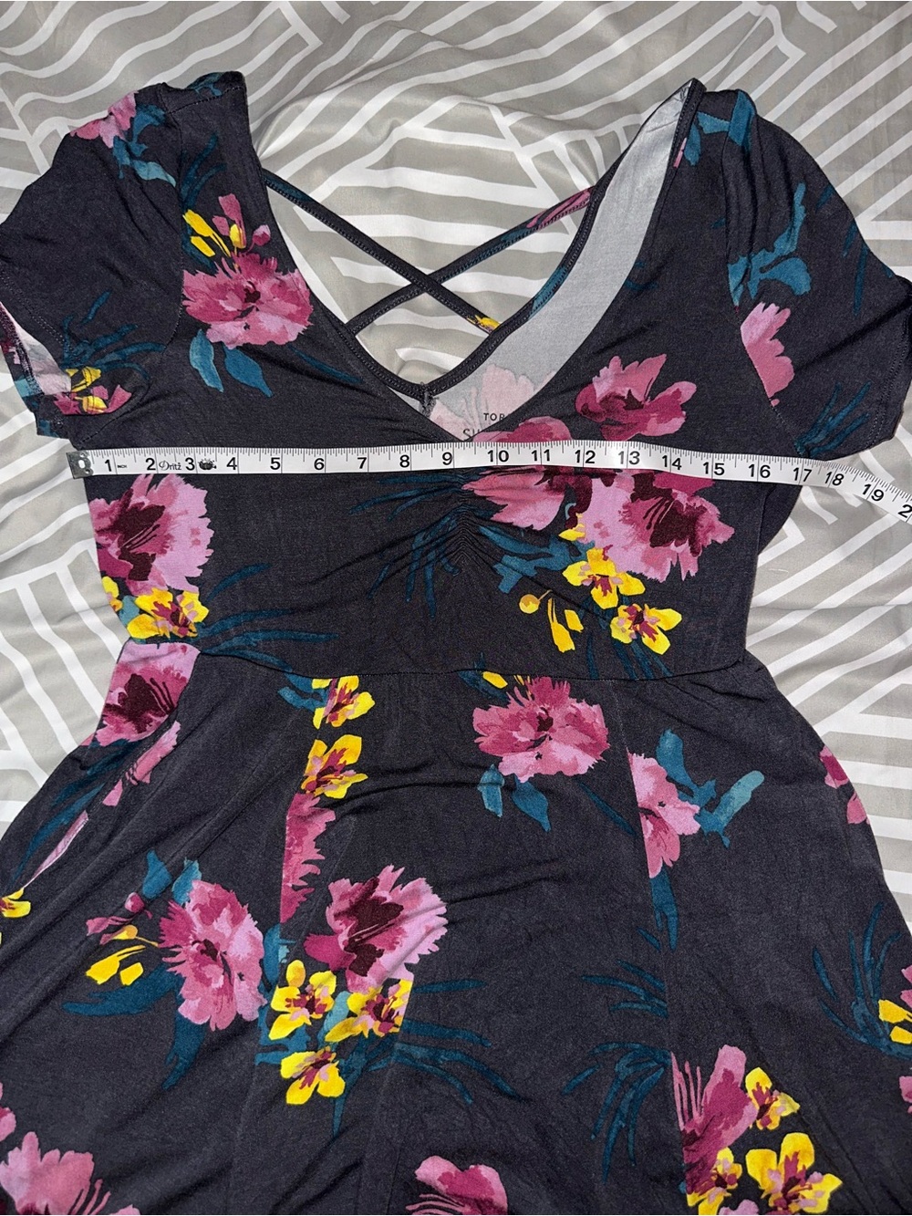 Torrid Super Soft Knits Gray Floral Dress, Size 0 (14W) - Picture 9 of 10